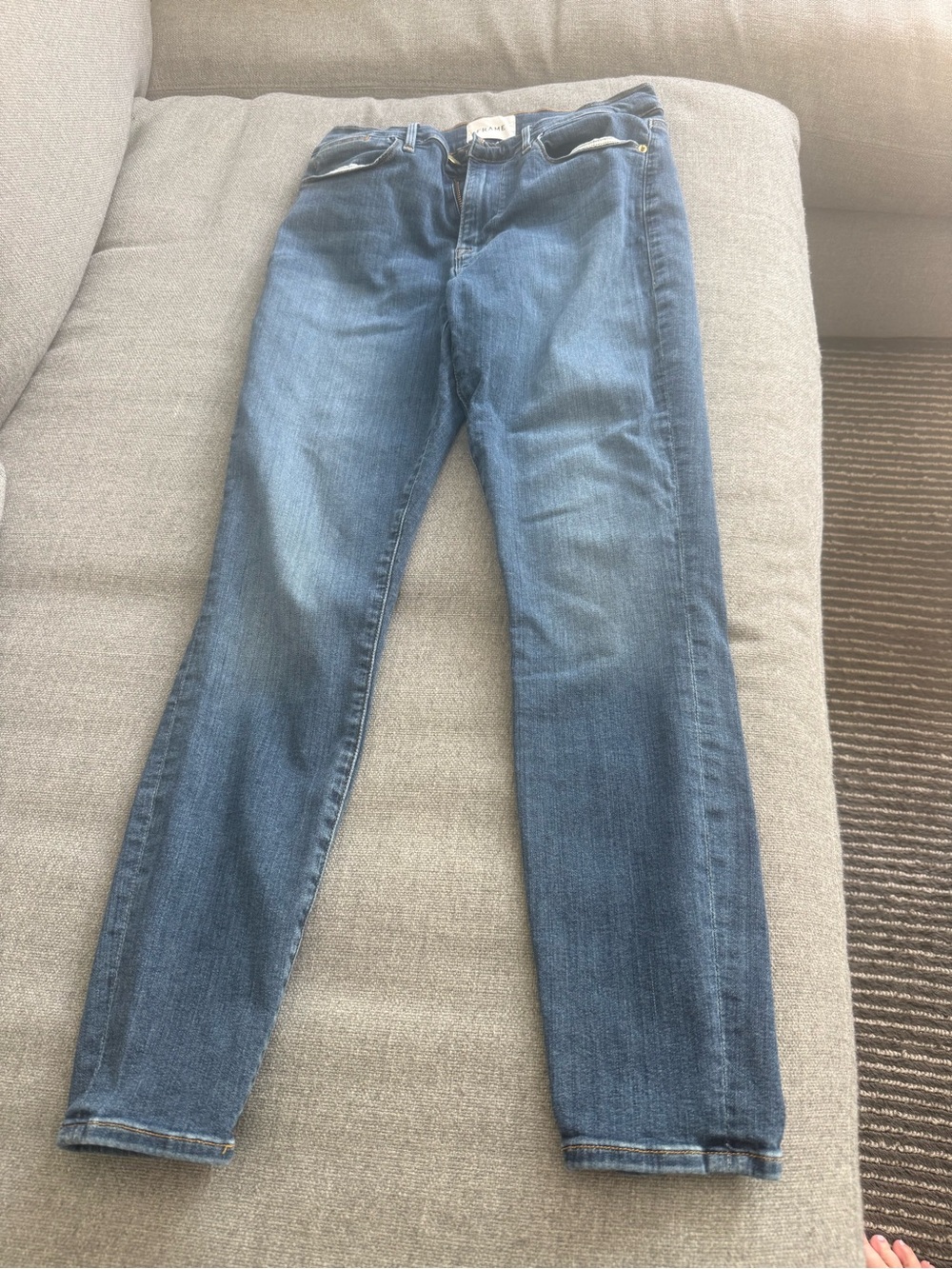 Frame Denim Women's Skinny Jeans in Medium Blue Wash